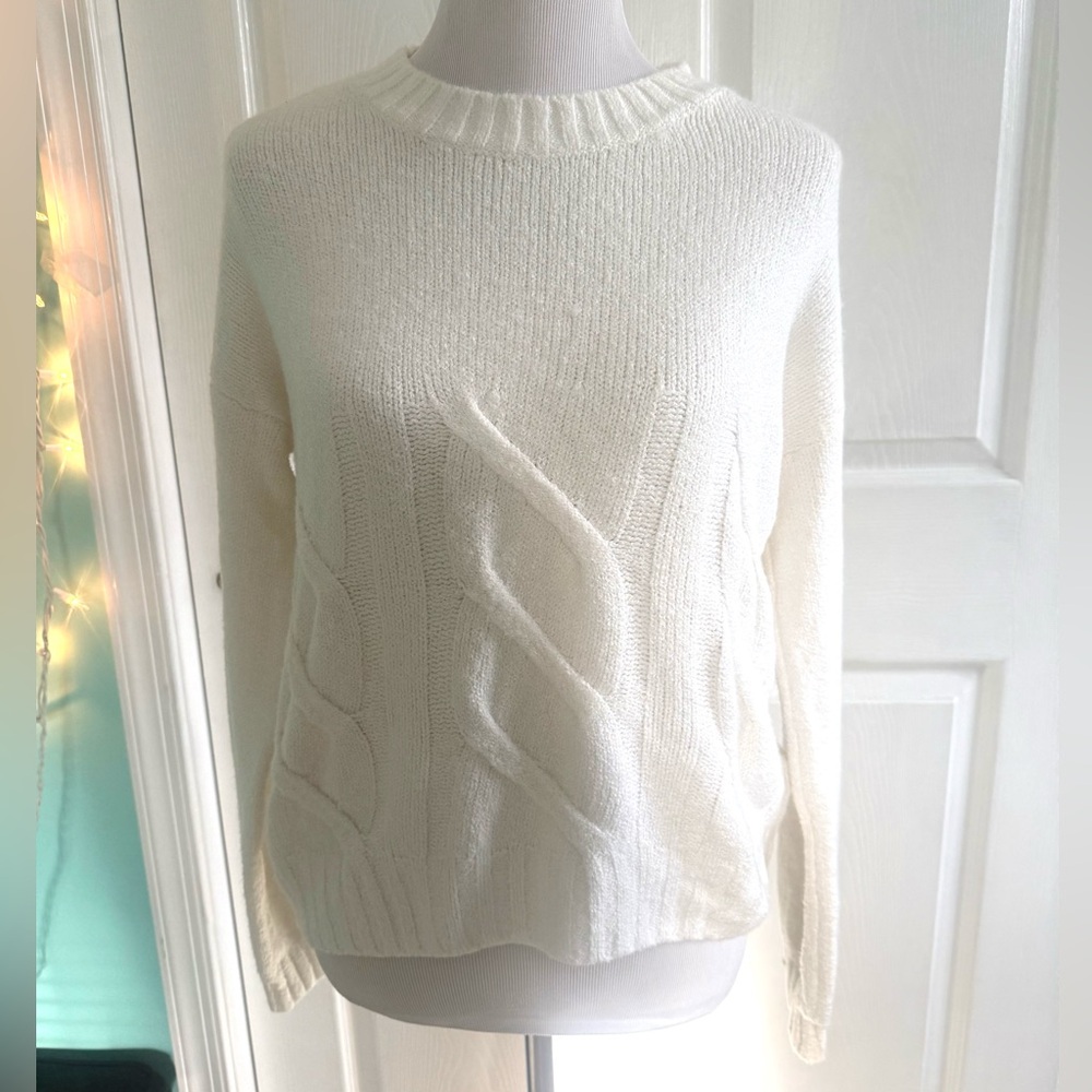 Hollister White Cable Knit Sweater Winter Cozy Size Small